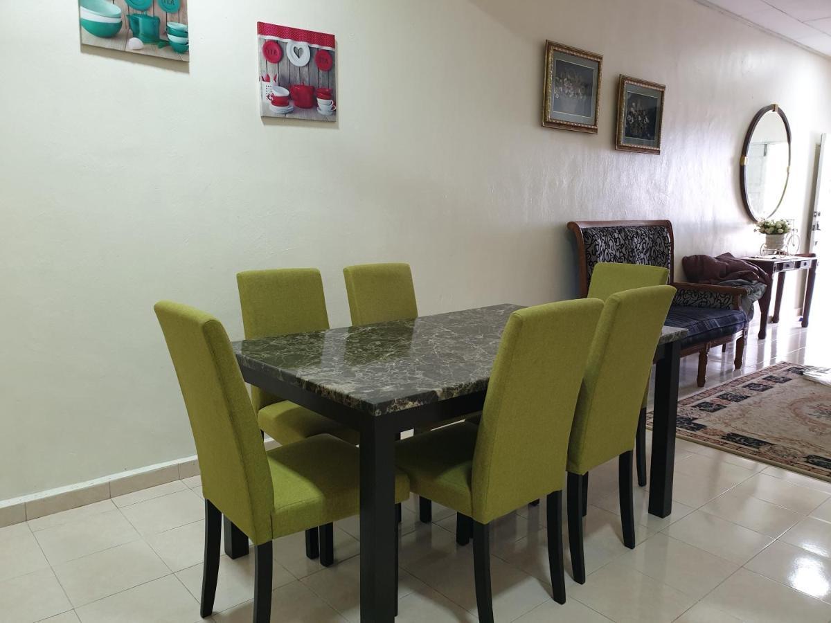 Auni & Auji Homestay Kemaman Chukai المظهر الخارجي الصورة