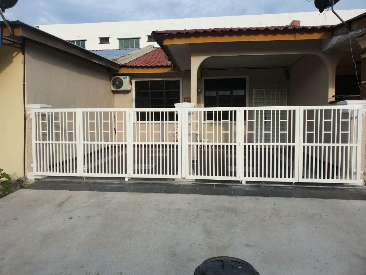 Auni & Auji Homestay Kemaman Chukai المظهر الخارجي الصورة